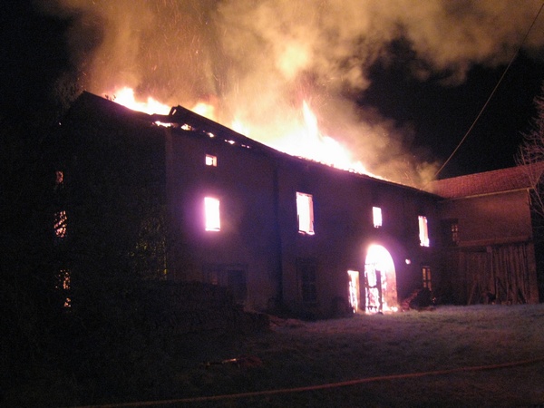 Incendie d'un bâtiment agricole à Thièlouze
